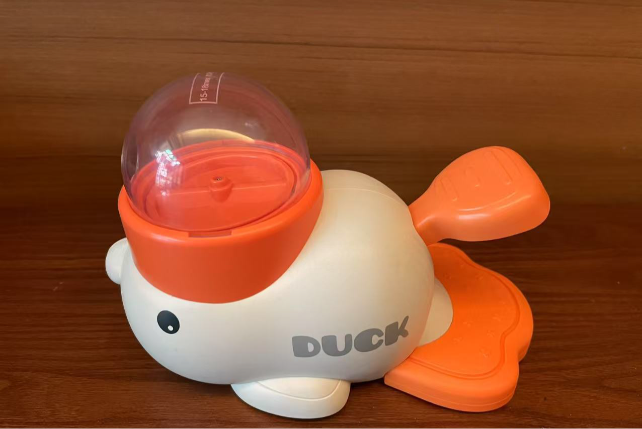Bringen Sie Spaß und Komfort in die Fütterungszeit mit dem Little Yellow Duck Pet Feeder dem ultimativen interaktiven Futterspiel