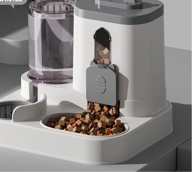 Verwöhnen Sie Ihre Haustiere mit unserer innovativen Katzen- und Hundefutterstation